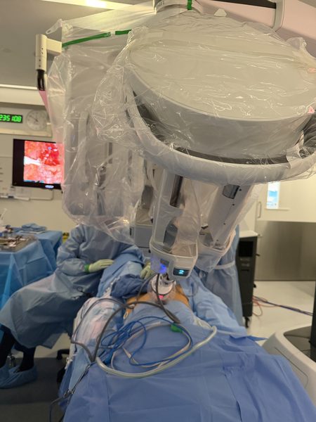 Single-port robotic arm configuration
